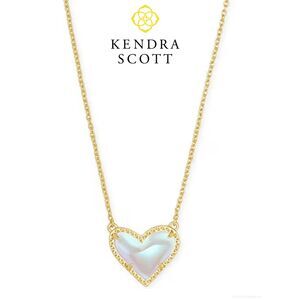 NWOT Kendra Scott Ari Heart Mother of Pearl Gold Pendant Necklace